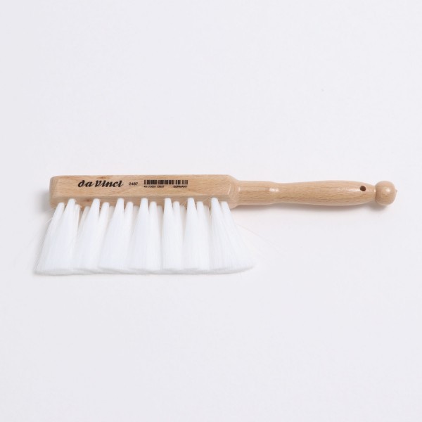 Artist´s Dust Brush with white synthetic fibres and electrostatic properties