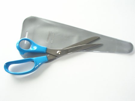 Scissors for left-handers